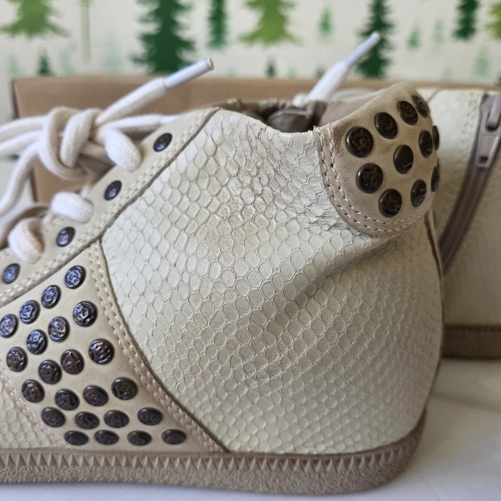 OTBT Samula 2 Cream Sneaker